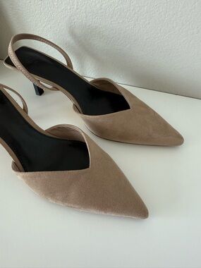 Women's Pointed Slingback Heels in Taupe